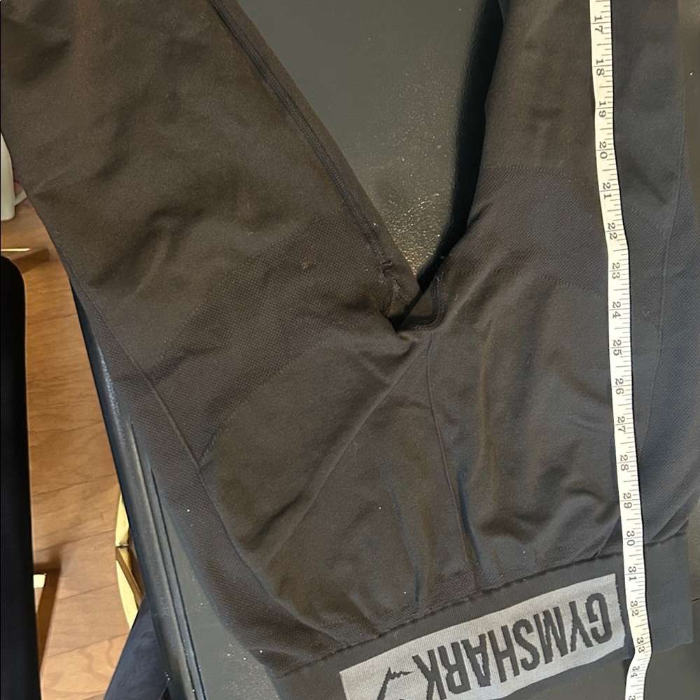 Gymshark  Black Leggings pre owned - Picture 2 of 3